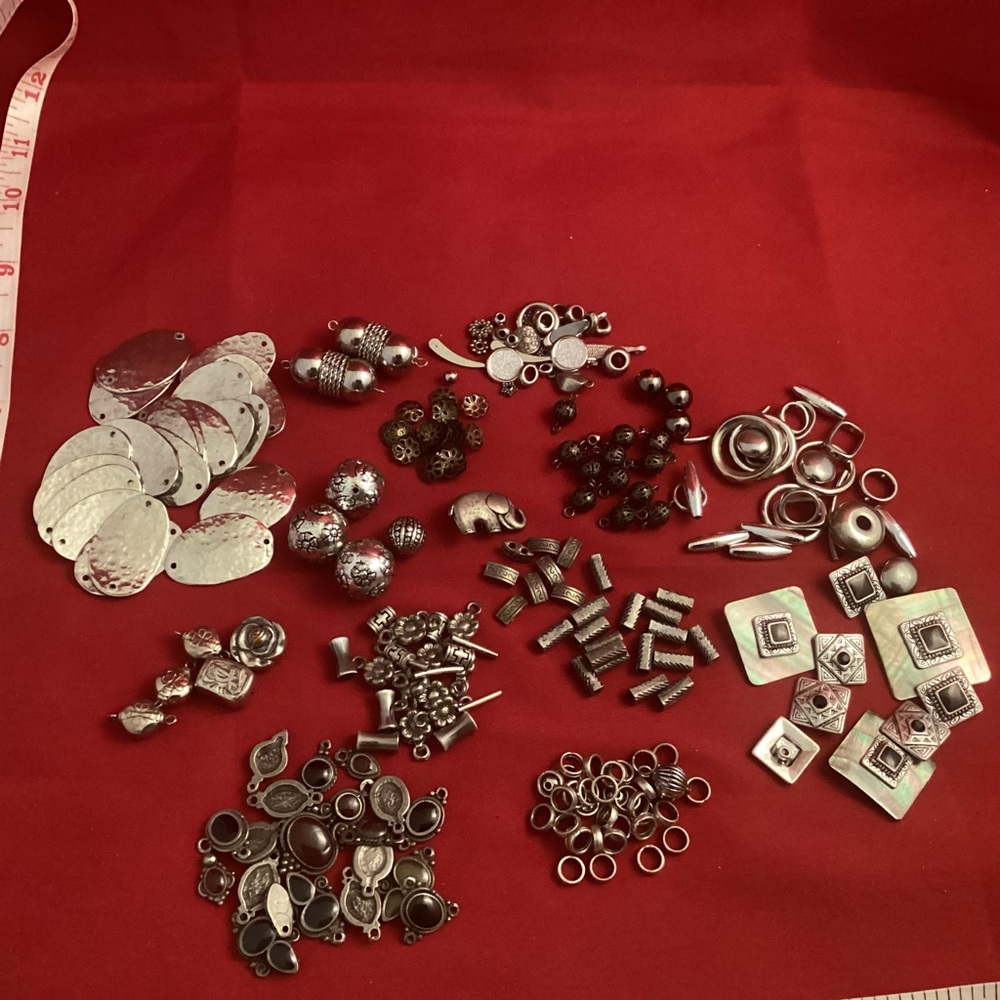 Silver tone mostly metallic beads lot B
